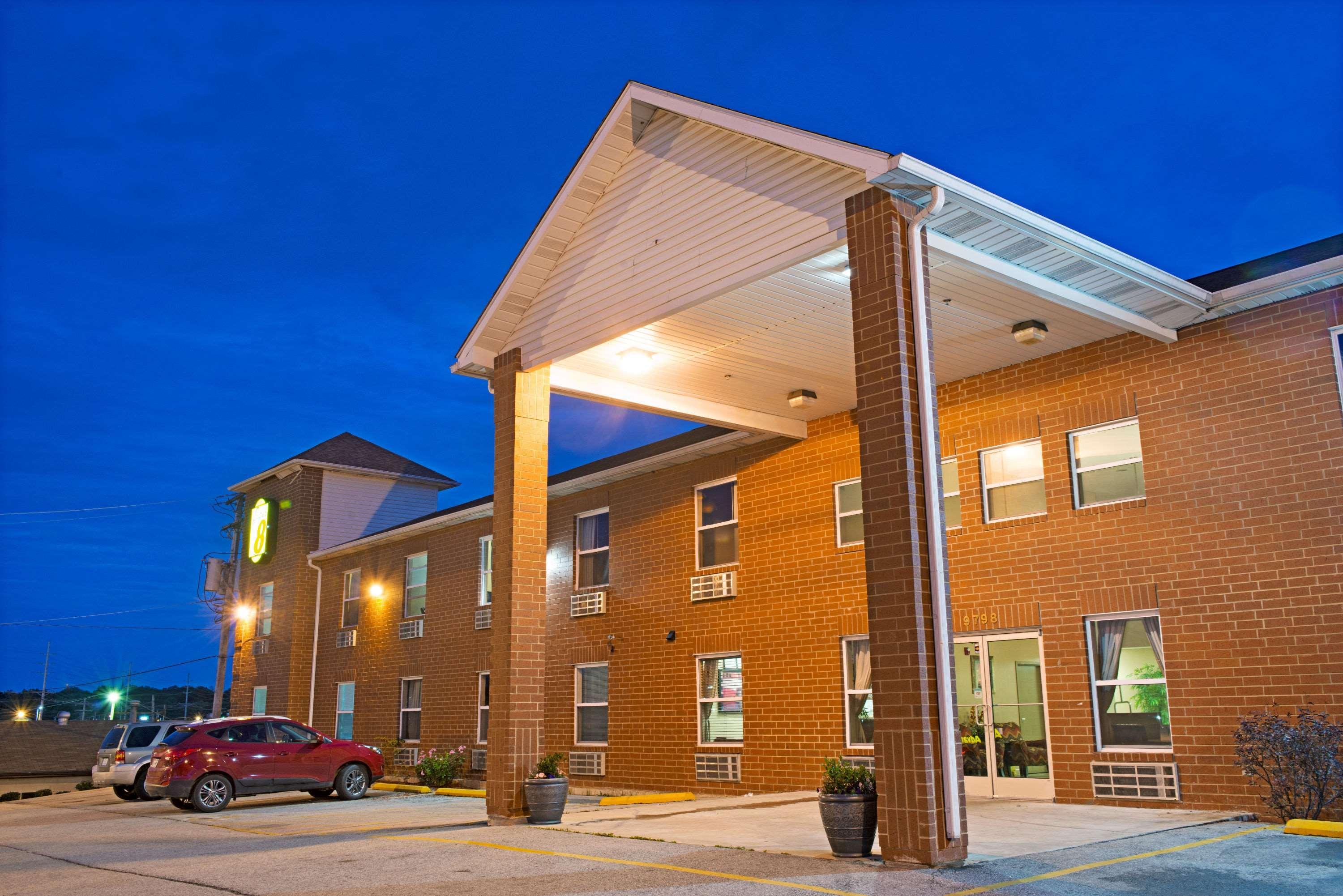 Super 8 By Wyndham St. Louis Airport Ξενοδοχείο Woodson Terrace Εξωτερικό φωτογραφία