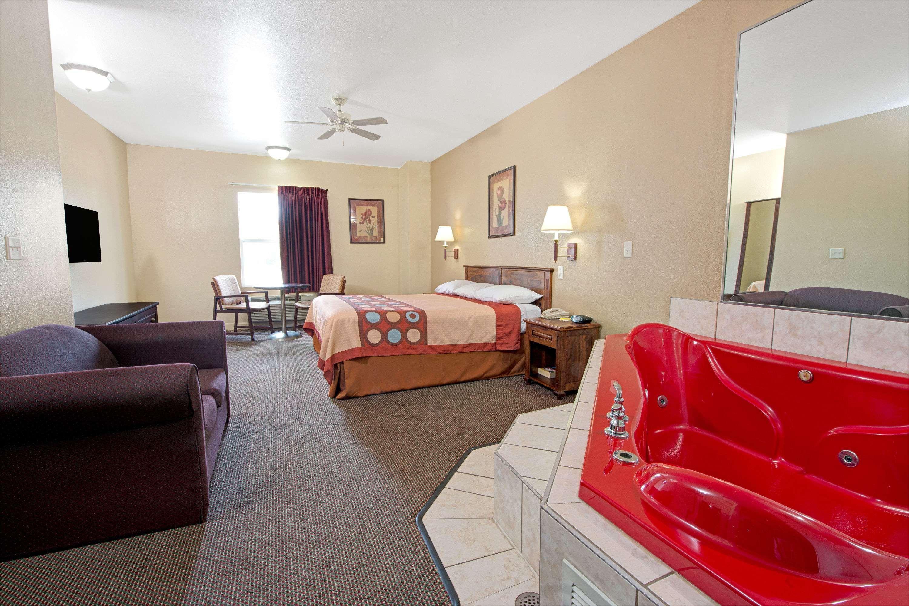 Super 8 By Wyndham St. Louis Airport Ξενοδοχείο Woodson Terrace Εξωτερικό φωτογραφία