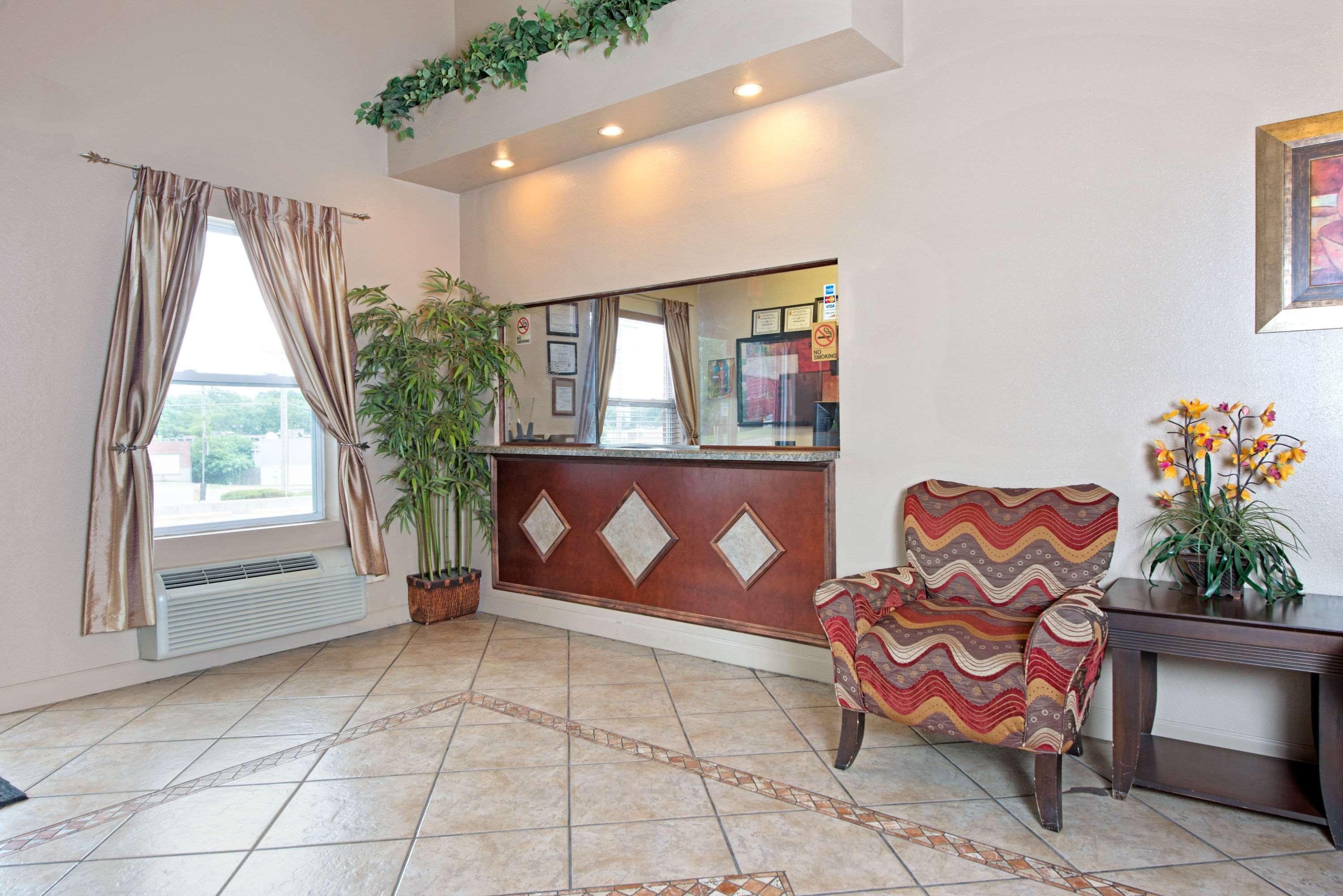 Super 8 By Wyndham St. Louis Airport Ξενοδοχείο Woodson Terrace Εξωτερικό φωτογραφία