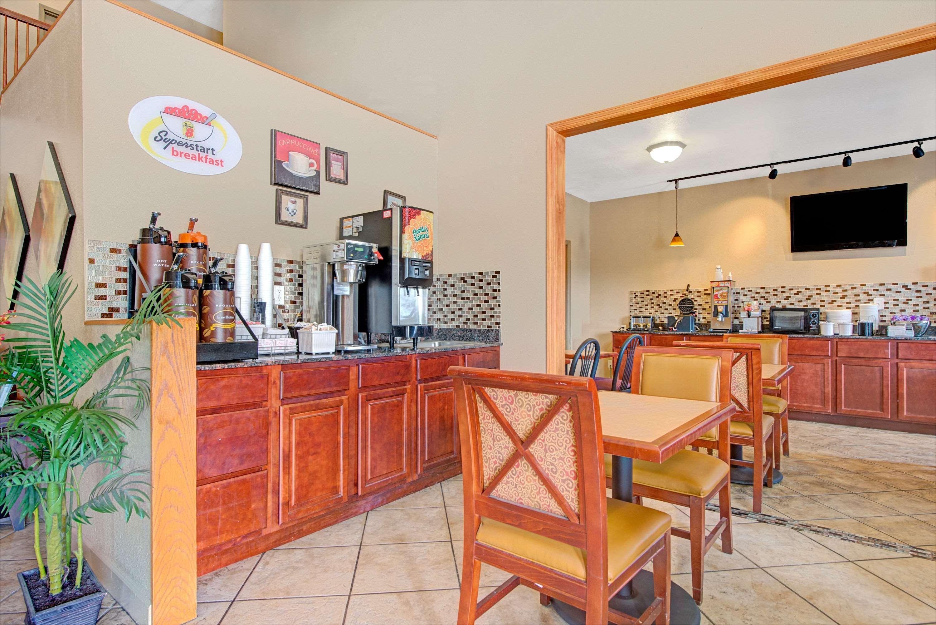 Super 8 By Wyndham St. Louis Airport Ξενοδοχείο Woodson Terrace Εξωτερικό φωτογραφία