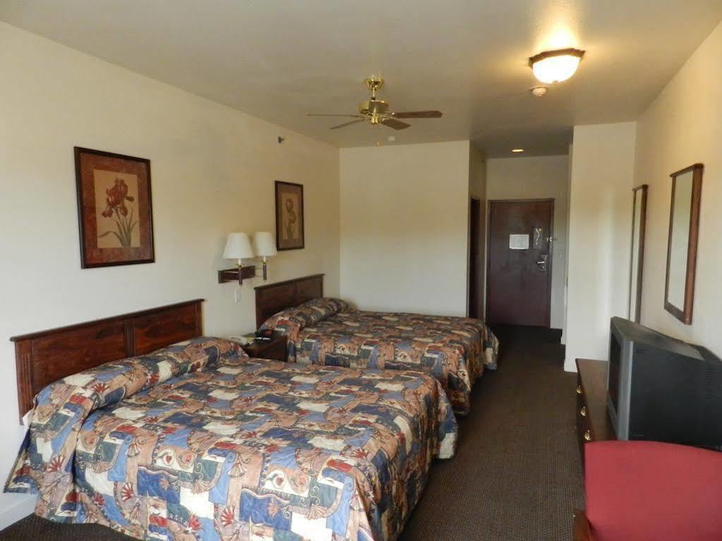 Super 8 By Wyndham St. Louis Airport Ξενοδοχείο Woodson Terrace Εξωτερικό φωτογραφία