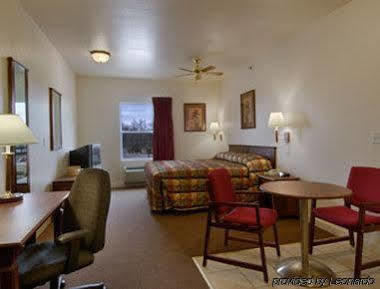 Super 8 By Wyndham St. Louis Airport Ξενοδοχείο Woodson Terrace Εξωτερικό φωτογραφία